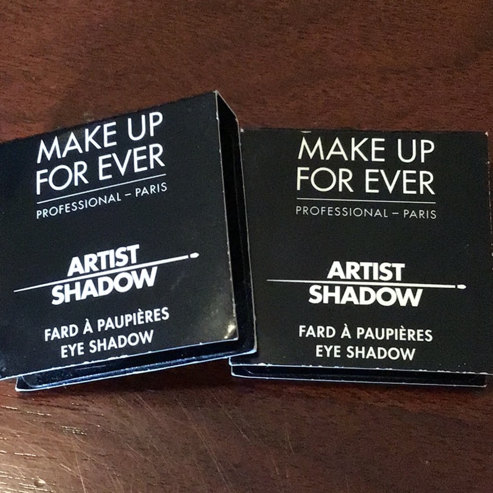 Sephora’s Make Up Forever Artist Eye Shadow